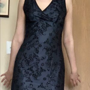 cute dress! Just doesn’t fit how I like. worn once (besides in the pictures)